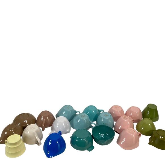 Vtg 60's Coffee Cups Mugs Lot 20 pieces Melamine Blue Pink‎ Green Teal Brown Tan - Picture 6 of 15